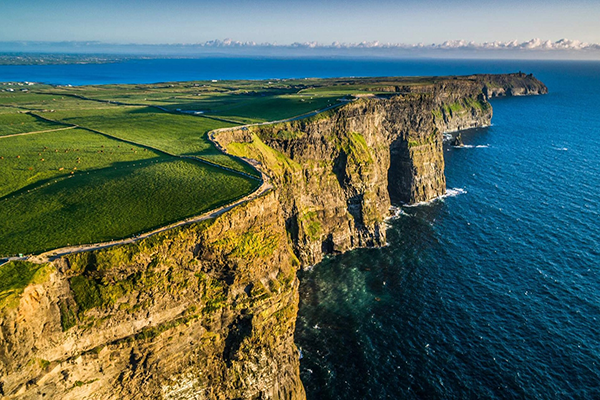 İrlanda’da görülmesi gereken yerlerden Cliffs of Moher