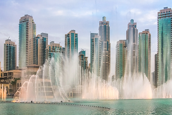 Dubai’de görülmesi gereken yerlerden Dubai Fountain