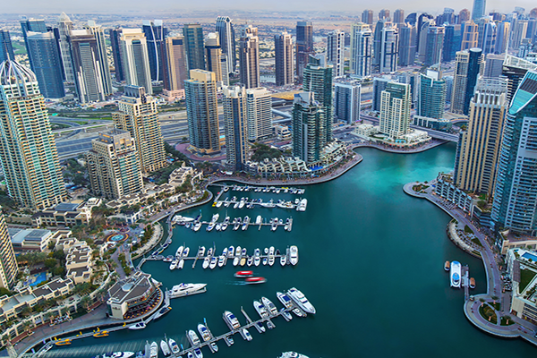 Dubai’de görülmesi gereken yerlerden Dubai Marina
